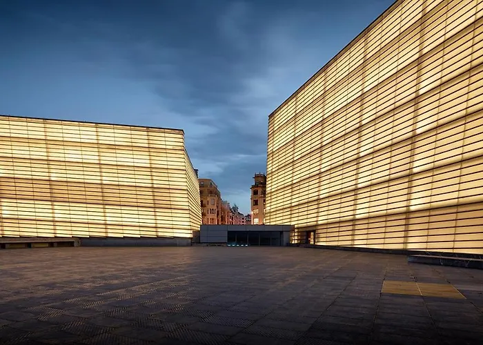 La Zurri Near Kursaal Апартаменти