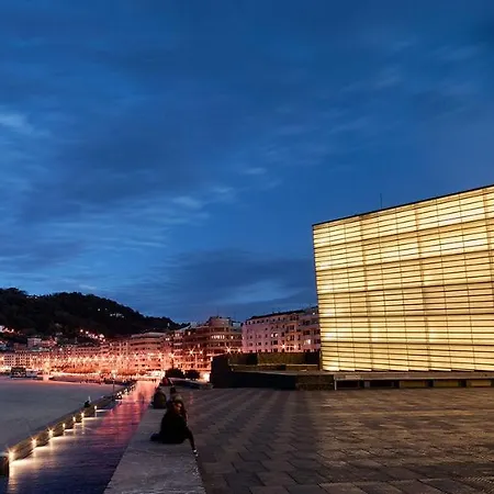 La Zurri Near Kursaal 산세바스티안